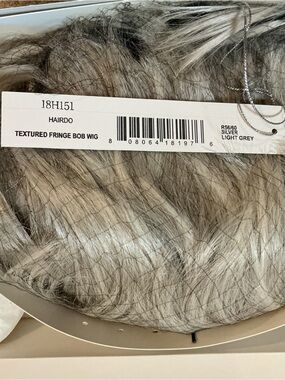 Hairdo Hairwear NWT Textured Fringe Bob Wig - Silver Light Grey